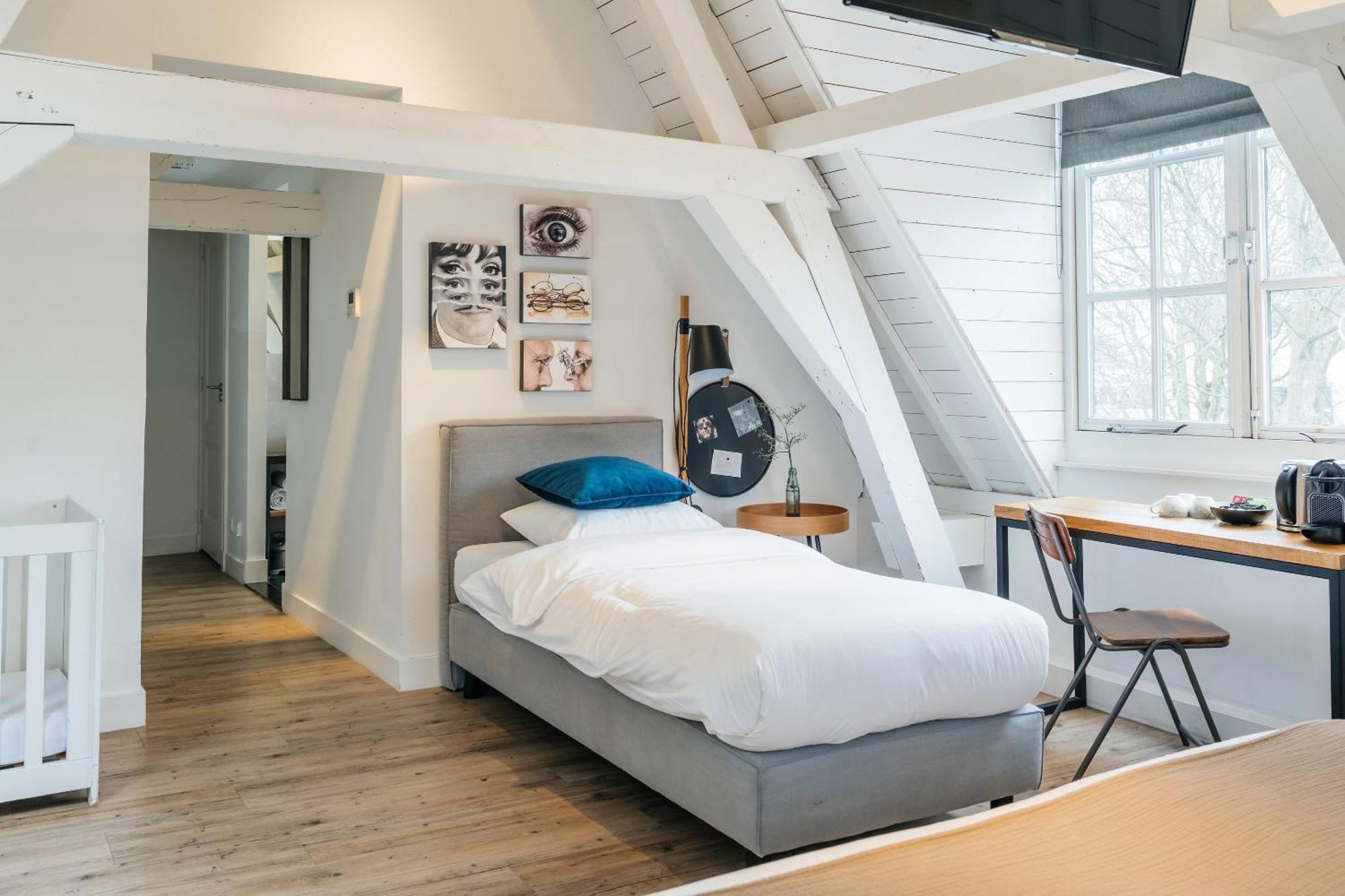 Eye Hotel 4*